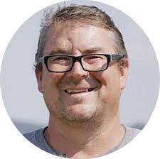 Andrzej Kret's Instagram, Twitter & Facebook