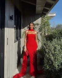 Khloé Kardashian telah menambah foto baru