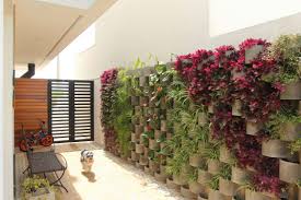 Somos especialistas en muebles de jardín, barbacoas & mobiliario de exterior. 15 Ideas Fantasticas Para Decorar Las Paredes De Tu Patio Homify Jardines Modernos Jardines Ideas De Jardineria