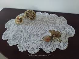Maglia semplice e feminile, delicata, all'uncinetto, fai da te. La Bottega Creativa Di Eli Centro Ovale Floreale Ad Uncinetto Filet