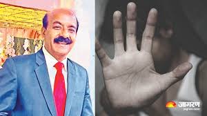 Agra News: दुष्कर्म कर अश्लील वीडियो बनाने का आरोप, बेटे की बरात जाने से  पहले अधिवक्ता प्रकाश नारायण गिरफ्तार - Misdeed With Woman And Make Porn  Video Agra Police Booked ...