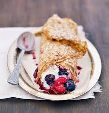 Crepes Aux Fruits Rouges Et A La Ricotta Alimentation Recettes Aux Fruits Recettes Sucrees