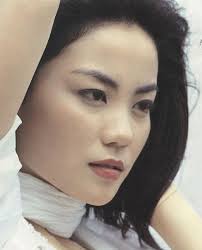 Bạch phát vương phi kể về số phận những con người sống giữa mưu toan của quyền vị trong thời loạn lạc. VÆ°Æ¡ng Phi Ly Do Khiáº¿n Táº¡ Ä'inh Phong Me Máº©n NgÆ°á»i Tinh Gia Nay