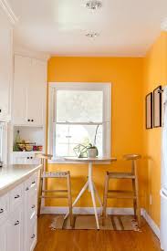 Los distritos históricos también pueden exigir colores de pintura específicos para el exterior de las casas. Que Tipo De Pintura Y Color Necesita Cada Estancia Hogarhabitissimo Paredes De Cocina Decoracion De Cocina Colores Paredes Cocina