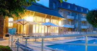 Mercure Les Bains Romains Hotel 3 Etoiles Disposant De 71 Chambres Et 6 Salles De Reunion Pouvant Accueillir Bains Romains Clermont Ferrand Maison De Maitre