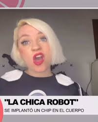 La Chica Que Se Cree Robot En Argentina