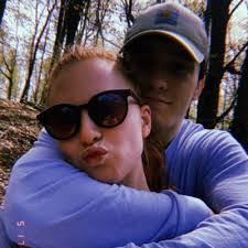 Elle Hamilton's Instagram, Twitter & Facebook