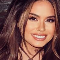 Ashley Morreale's Instagram, Twitter & Facebook