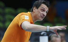 Daha önceleri spor oyunları federasyonu adı altında basketbol ve hentbolilebirlikte yönetiliyordu. Giovanni Guidetti Filenin Sultanlari Nin Yeni Antrenoru Oluyor