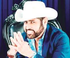 Retiran campamentos de migrantes del muro