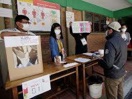 Con voto voluntario versus países con leyes de voto obligatorio. Voto Obligatorio Voto Digital