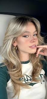 Cassidy Weaver's Instagram, Twitter & Facebook