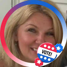 Can you keep multiple roosters with hens in a backyard flock?