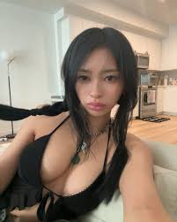 Aloedvni - Free pics, galleries & more at Babepedia