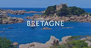 La bretagne est peuplée par l'homme dès le paléolithique inférieur avec une population néandertalienne qui ne se distingue pas de celle du reste de l'europe occidentale. Brittany