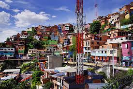 The comuna 13 used to be the most dangerous place to be in colombia and, in fact, in the world by the time our trip to medellin wrapped up, i knew the comuna 13 was my favourite part of the city. Arte Para Vencer La Violencia Asi Es El Graffitour De La Comuna 13 De Medellin Espana