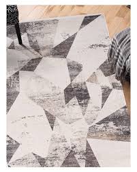 valentino koleksiyonu panosundaki pin