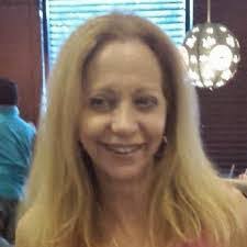 Stephanie Kienzle's Instagram, Twitter & Facebook