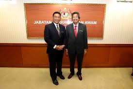 Ketua pengarah perhutanan semenanjung malaysia, dato' mohd ridza bin awang dan ybhg. Kunjungan Hormat Pendaftar Upm Kepada Ketua Pengarah Perkhidmatan Awam Pejabat Pendaftar