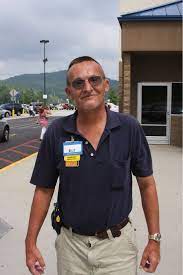 Dueling banjos from deliverance, kid playing in water? This Is Billy Redden The Guy Who Played The Dueling Banjos Kid In Deliverance He Works At The Walmart In Clayton Georgia By Notthefunyun In Pics Post Dueling Banjos Billy