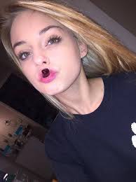 Leah Olivia Cramer (HihnPrincess@)