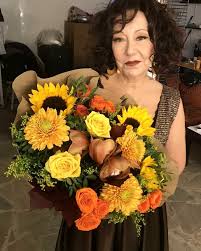 Αναγνώσεις | h λυδία φωτοπούλου διαβάζει τον/την ορλάντο της βιρτζίνια γουλφ. Mia Agkalia Loyloydia Apo To Studio Studio Philothei Facebook