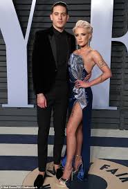 Angela bassett, laura dern, salma hayek and jamie lee curtis join list of presenters at 78th annual golden globe awards. G Eazy In Viel Besser Headspace Mit Neuesten Album Nach Giftige Beziehung Mit Ex Halsey Aktuelle Boulevard Nachrichten Und Fotogalerien Zu Stars Sternchen