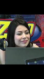 Miranda Cosgrove Performing 'Kissin U' at Kids Choice