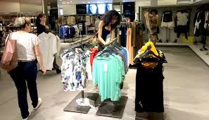 130 magasins en france ! Peaje Gato De Salto Frontera Zara Beziers Asociar Leopardo Mordedura