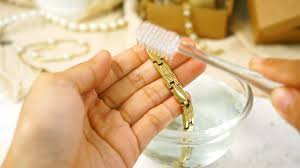 How do you make homemade jewelry cleaner? 4 Ways To Clean Gold Jewelry Wikihow