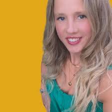 Paula Healey's Instagram, Twitter & Facebook