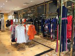 Boutique design ideas for clothes. 5 Elegant Boutique Decor Ideas Worth Investing In Guy About Home
