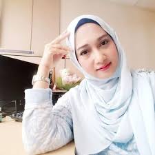 Lagu ni juga pernah dinyanyikan semula oleh kumpulan spring. Shidalareine On Twitter Kesihatan Tak Mengizinkan Dan Mungkin Juga Lagu Mengapa Perpisahan Yang Kau Pinta Ada Banyak Memori Yang Menggamit Kenangan Semoga Zamani Cepat Sembuh