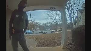 Bounty hunter accused of impersonating officer freed from jail