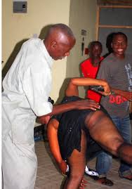 Picha za uchi zikimuonyesha faiza ally akijifungua zimezua mjadala mkubwa sana mtandaoni. Bech Party Uchi Wanyama Igfap