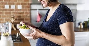 Pola makan yang baik sangat diperlukan untuk menjaga kesehatan ibu hamil dan janin di dalam kandungan. Daftar 10 Makanan Yang Baik Dikonsumsi Oleh Ibu Hamil Tirto Id