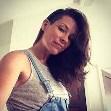 Evangeline Lilly shows off shaved head after dramatic 'homecut'