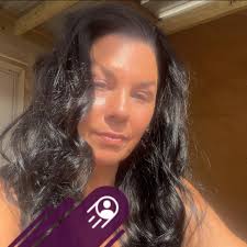 Why do tomato leaves turn purple at the top?