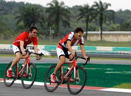 Rahmenkit sicher bestellen schneller versand sparen bei. Alberto Contador Zum Alonso Rennstall Rennrad News De