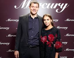8 сентября 2017 года маргарита и александр официально стали мужем и женой. Trogatelnoe Video Lovestory Olimpijskoj Chempionki Margarity Mamun I Ee Supruga Aleksandra Suhorukova