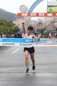 종전 개인기록 2시간12분57초를 1분33초나 앞당긴 기록이다. Cm4wu6yqtjwrym