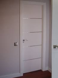 Zocalo blanco sustentable ecologico mejor que madera y pvc poliestireno resistente agua marco puerta diseño interior. Puertas De Madera Modernas Para Recamaras Curso De Organizacion Del Hogar Y Decoracion De Interiores