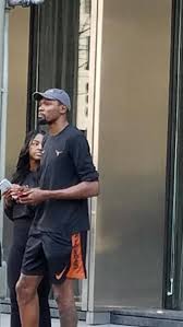 However, it has been confirmed that the two did have an encounter in 2017 and may have hooked up. Kevin Durant S New Girlfriend Cassandra Lipstick Alley