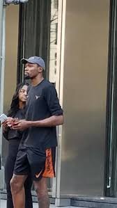 To wanda durant we will take a look at kevin durant's dating timeline and find out who kevin durant's girlfriend in 2017 is. Kevin Durant S New Girlfriend Cassandra Lipstick Alley