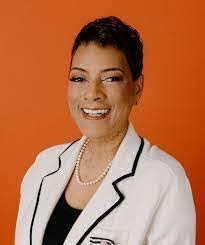 Kristen Beacham's Instagram, Twitter & Facebook