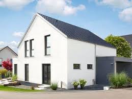 Beide verbrauchen 60 prozent weniger energie als von der enev vorgegeben. Ein Plusenergiehaus Planen Bauen Hauser Infos Fertighaus De