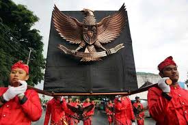 It was first articulated on june 1, 1945, in a speech delivered by sukarno to the preparatory committee. Opini Aku Kamu Kita Pancasila Kabar24 Bisnis Com
