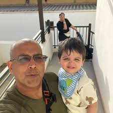 Is there anyone in the group who knows how to install a shower? Thank you !  😊