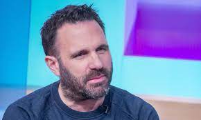 Who ordered a bucket of tinsel?? Bbc Radio 6 Star Shaun Keaveny Launches Foul Mouthed Twitter Tirade Against Boris Johnson Daily Mail Online