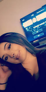 I'm Live RIGHT NOW ‼️ Playing some New World Aeternum⚔️ The game is fun…I  love the combat…but I do have a few bones to pick w it thus far. I played  pretty